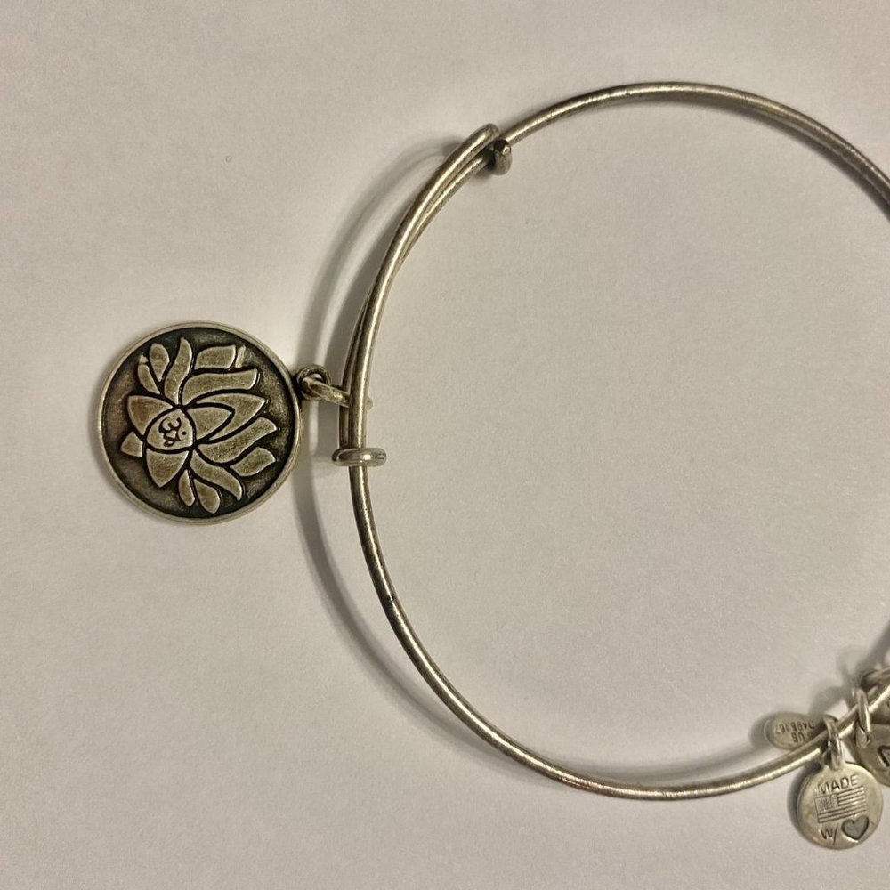 Alex and Ani Bracelet lotus flour